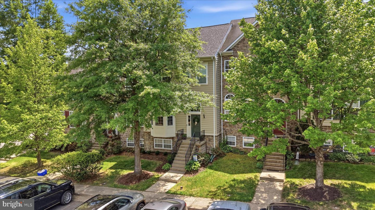 405 Leeds Ridge Court