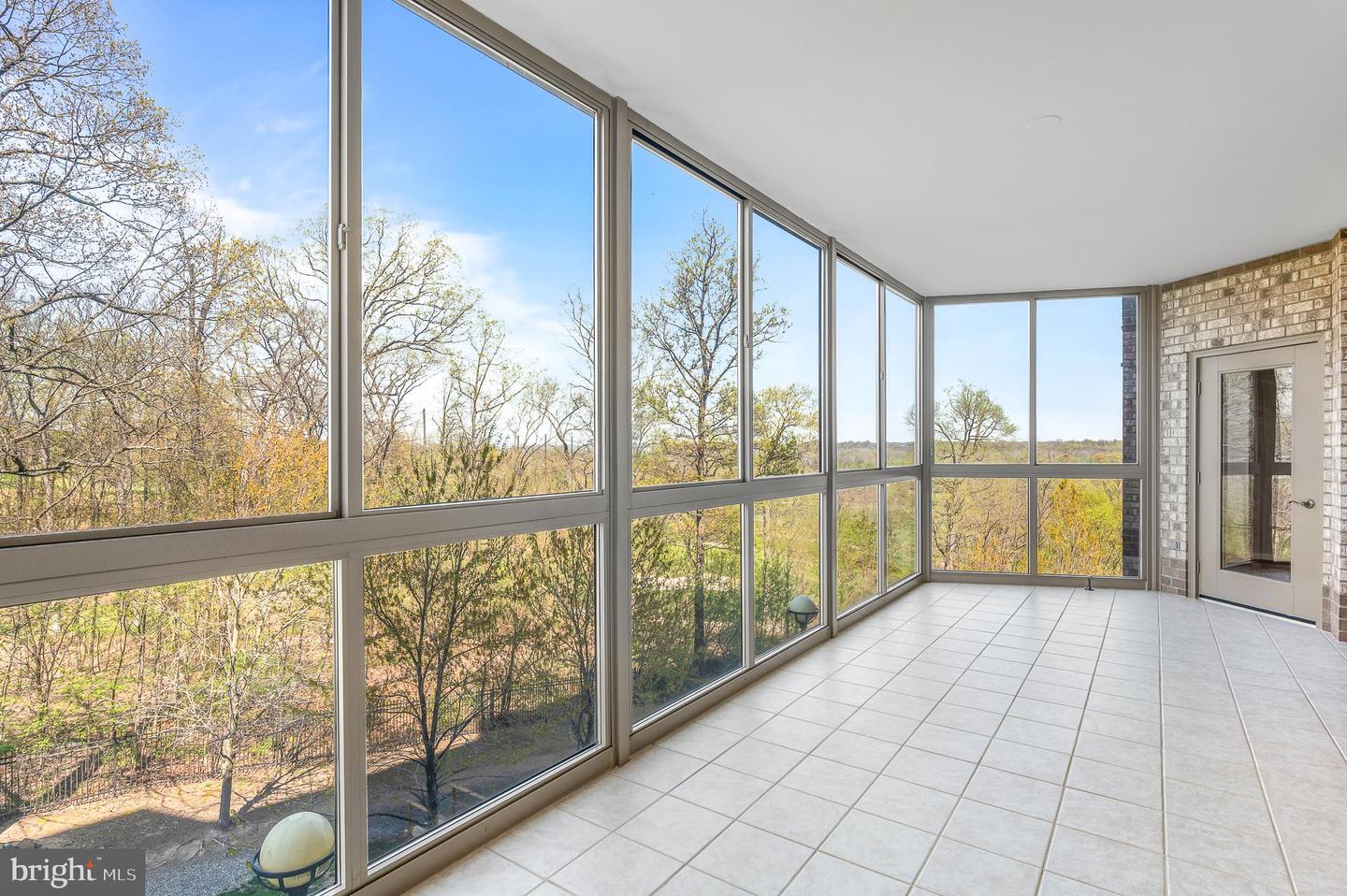 19355 Cypress Ridge Terrace #219, Leesburg