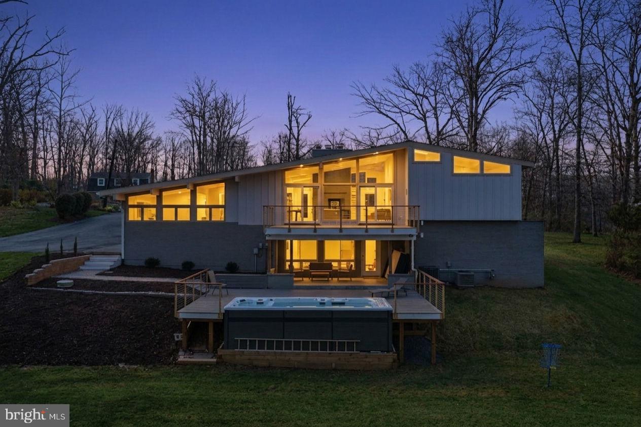 122 Lake Drive, Sterling