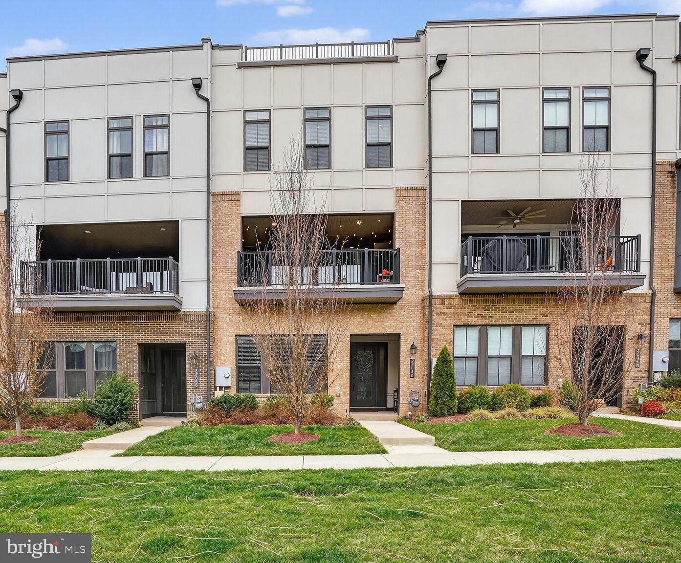23048 Lavallette Square, Brambleton
