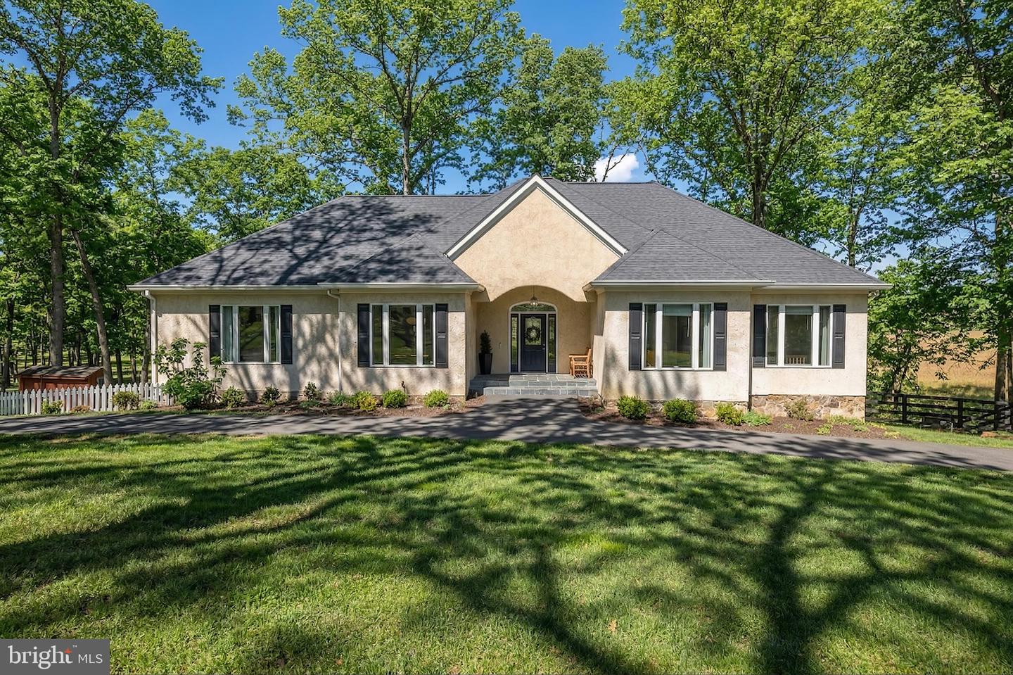 15657 Purcellville Road, Hillsboro
