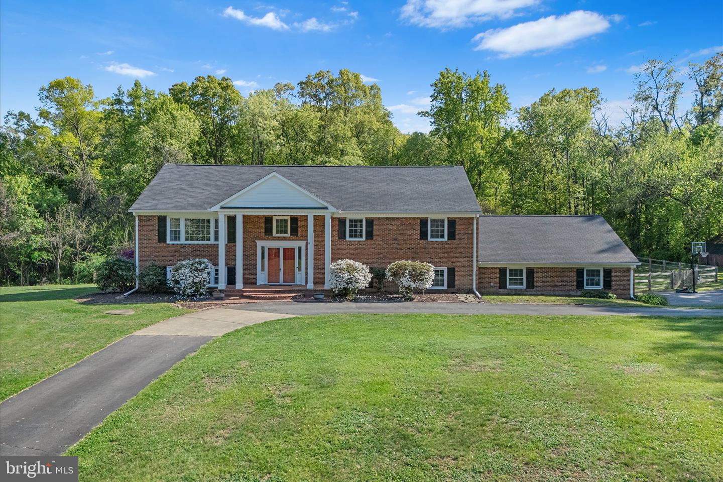 40719 Woodside Place, Leesburg