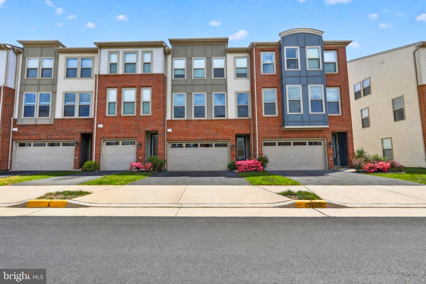 42410 Dogwood Glen Square, Sterling