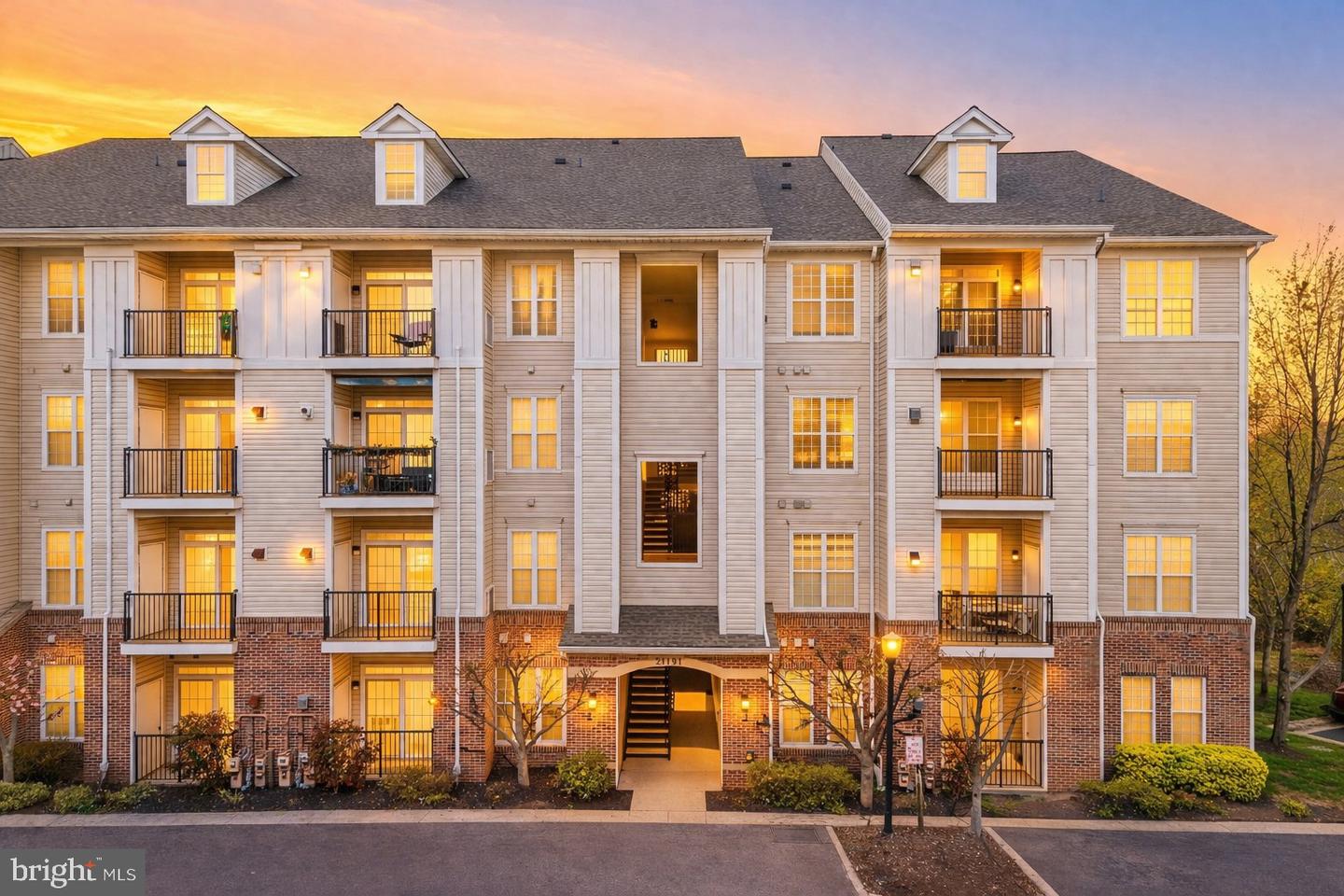 21191 Mcfadden Square #407, Sterling