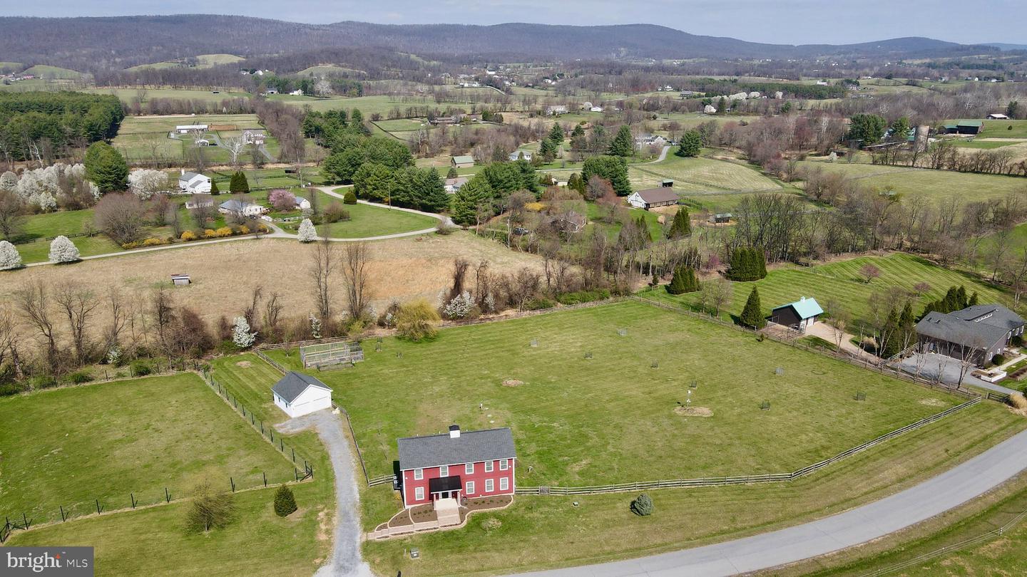 15615 Whispering Knoll Court, Hillsboro