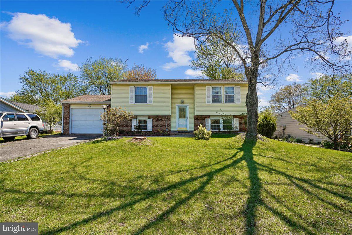 712 N Sterling Boulevard, Sterling