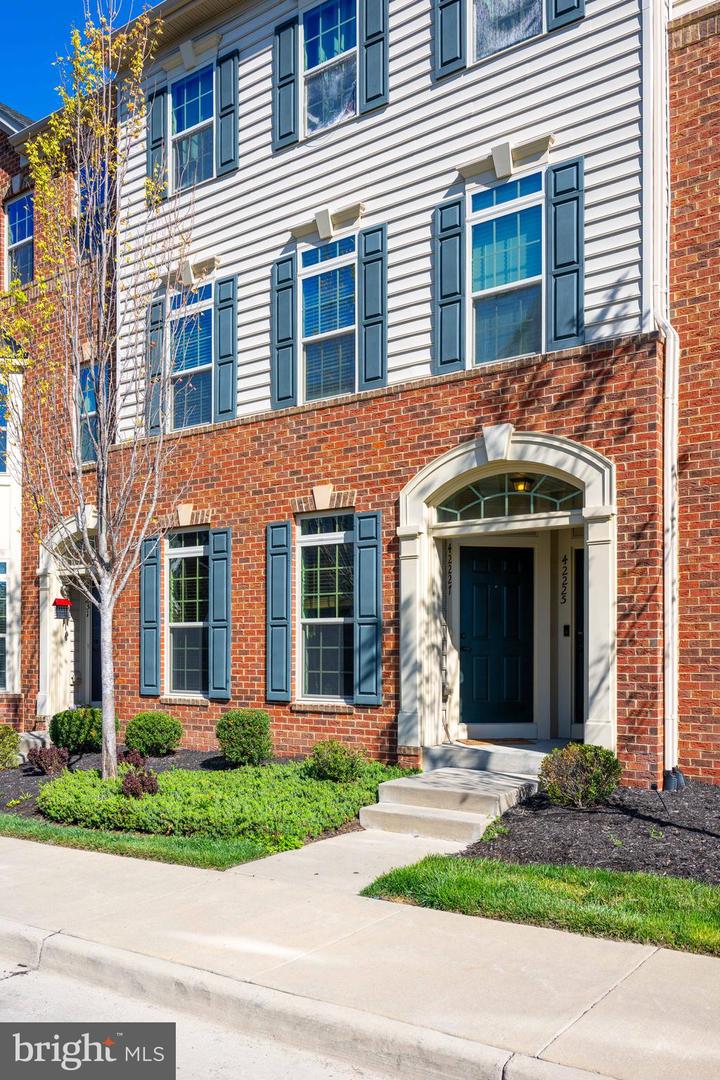 42227 Piebald Square, Aldie