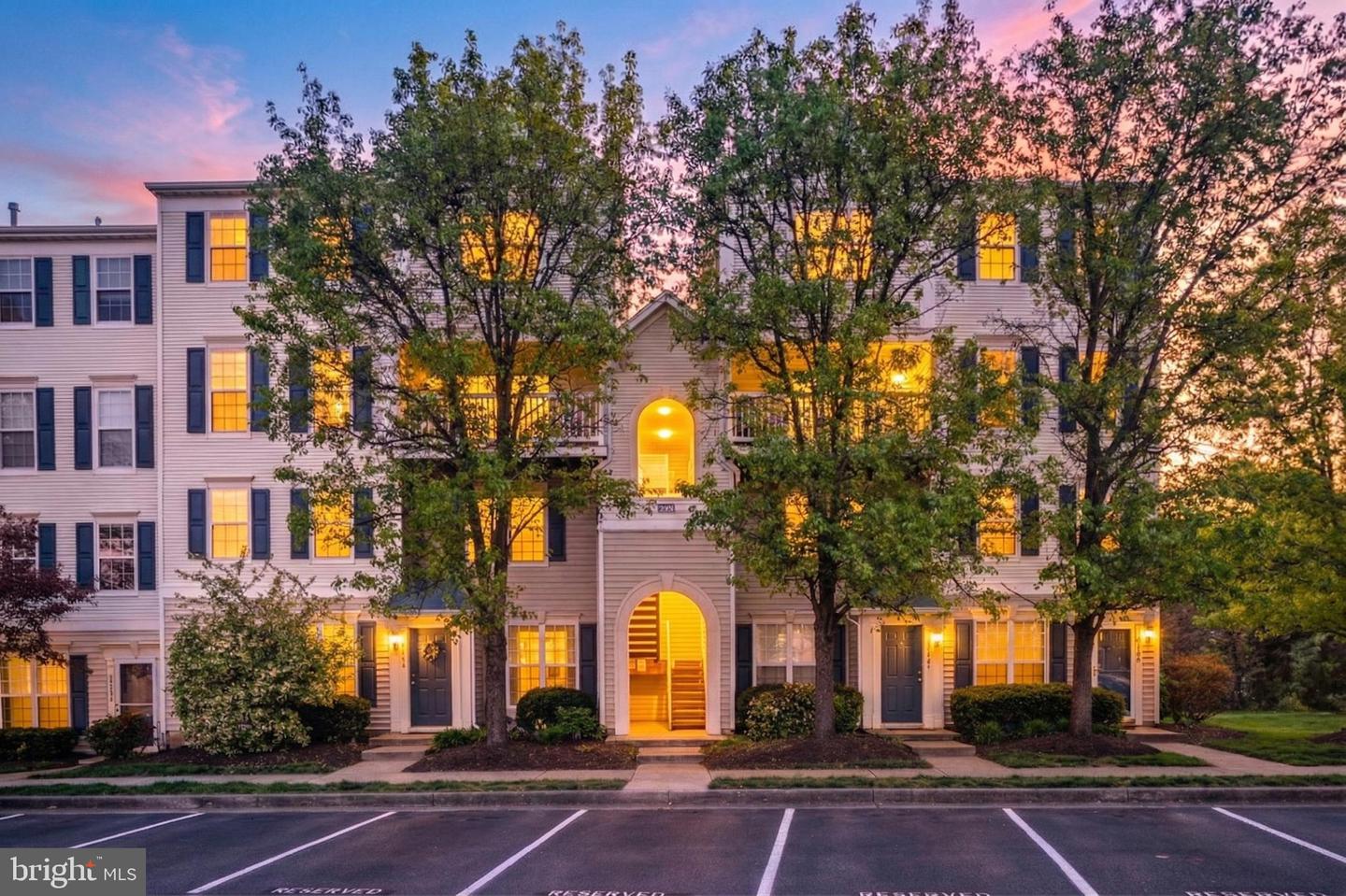 21840 Elkins Terrace #301, Sterling