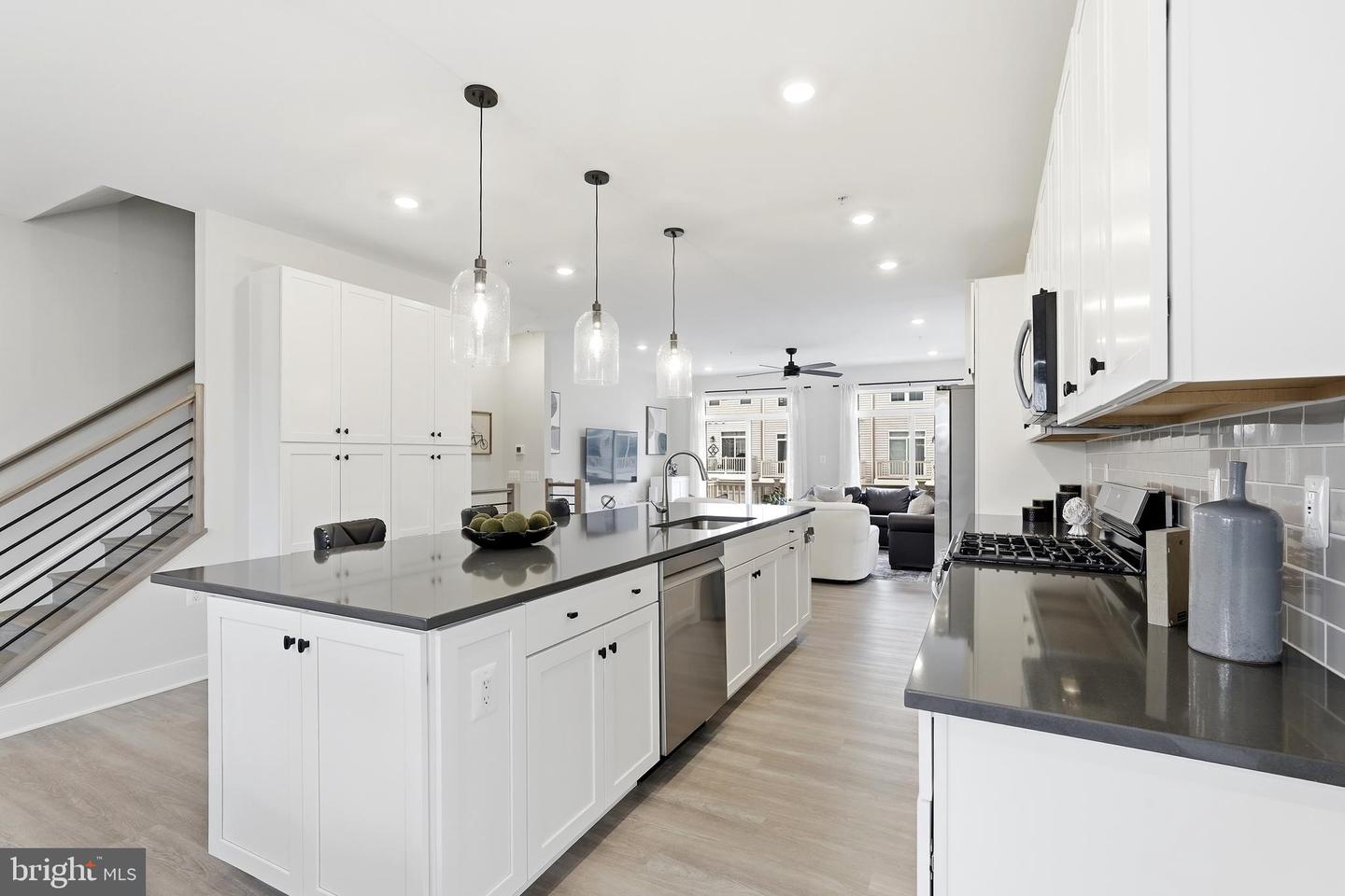 22801 Tawny Pine Square, Brambleton