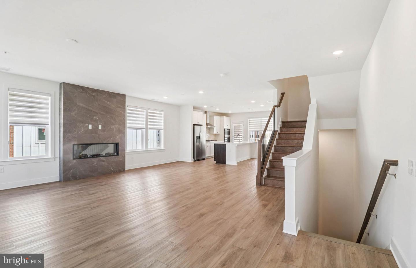 19814 Lavender Dust Square, Ashburn