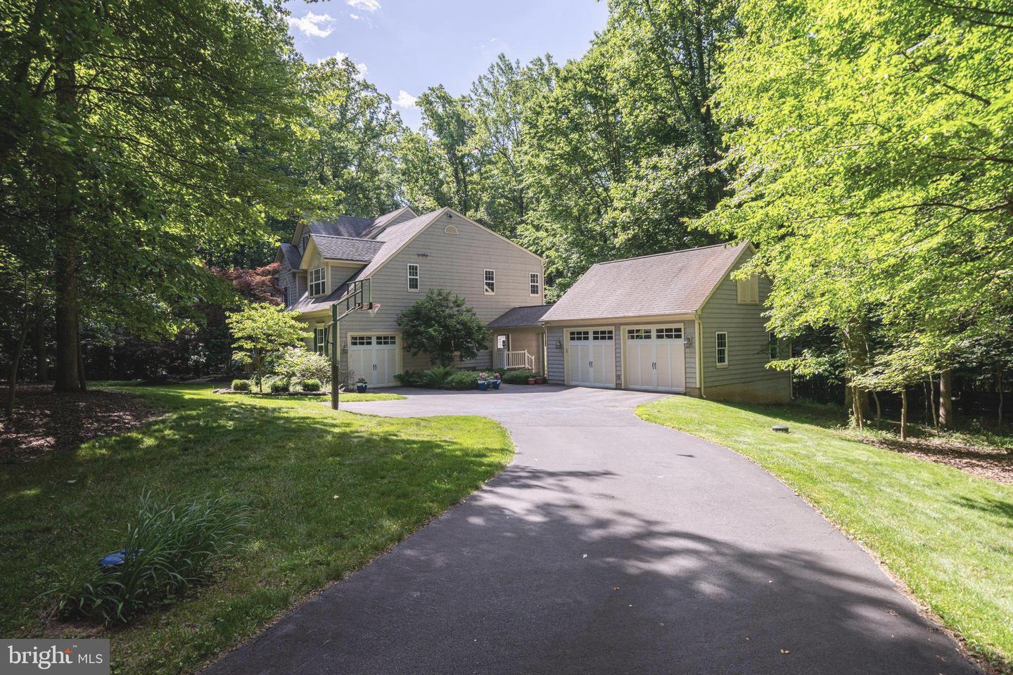 40845 Forest Glen Drive, Leesburg