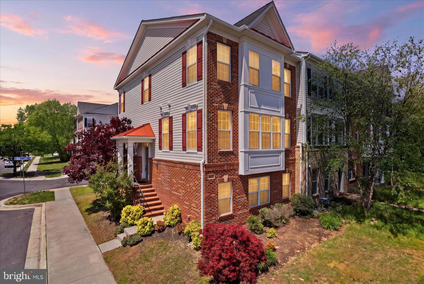25101 Croxley Green Square, Aldie