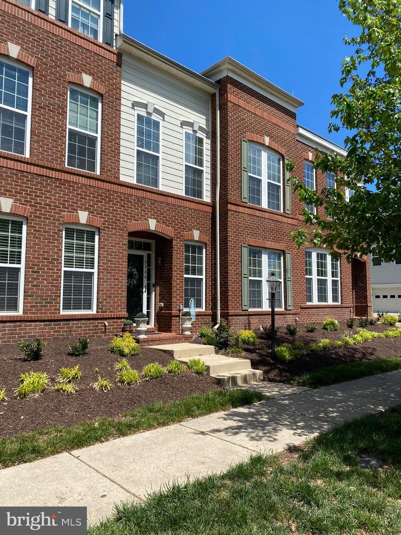 19466 Front St