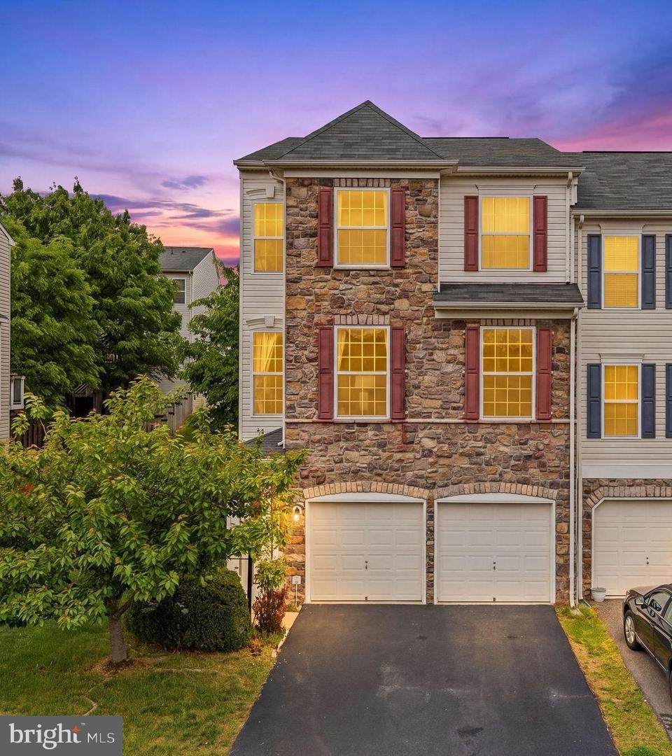 25119 Hummocky Terrace, Aldie