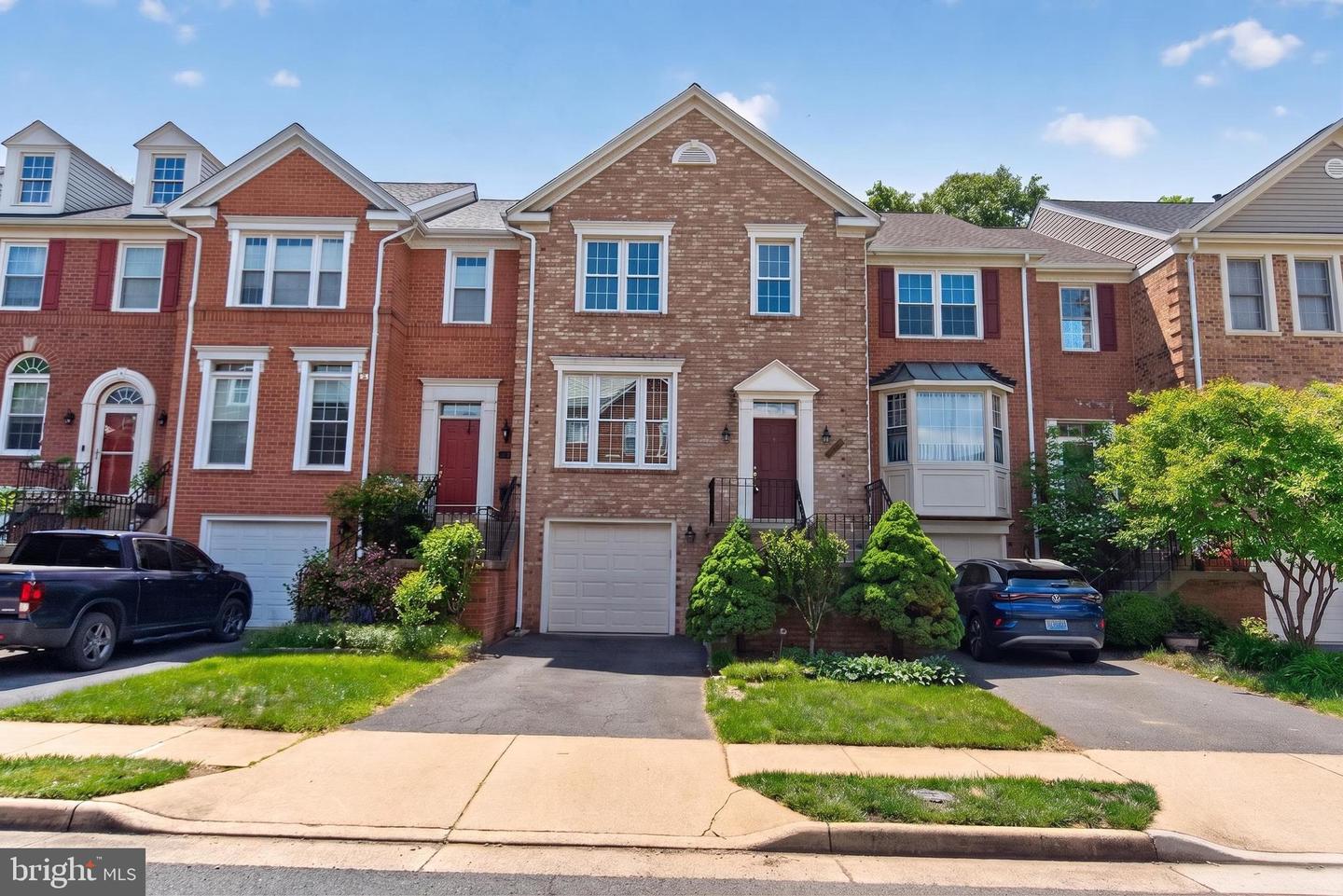 20923 Sandstone Square, Sterling