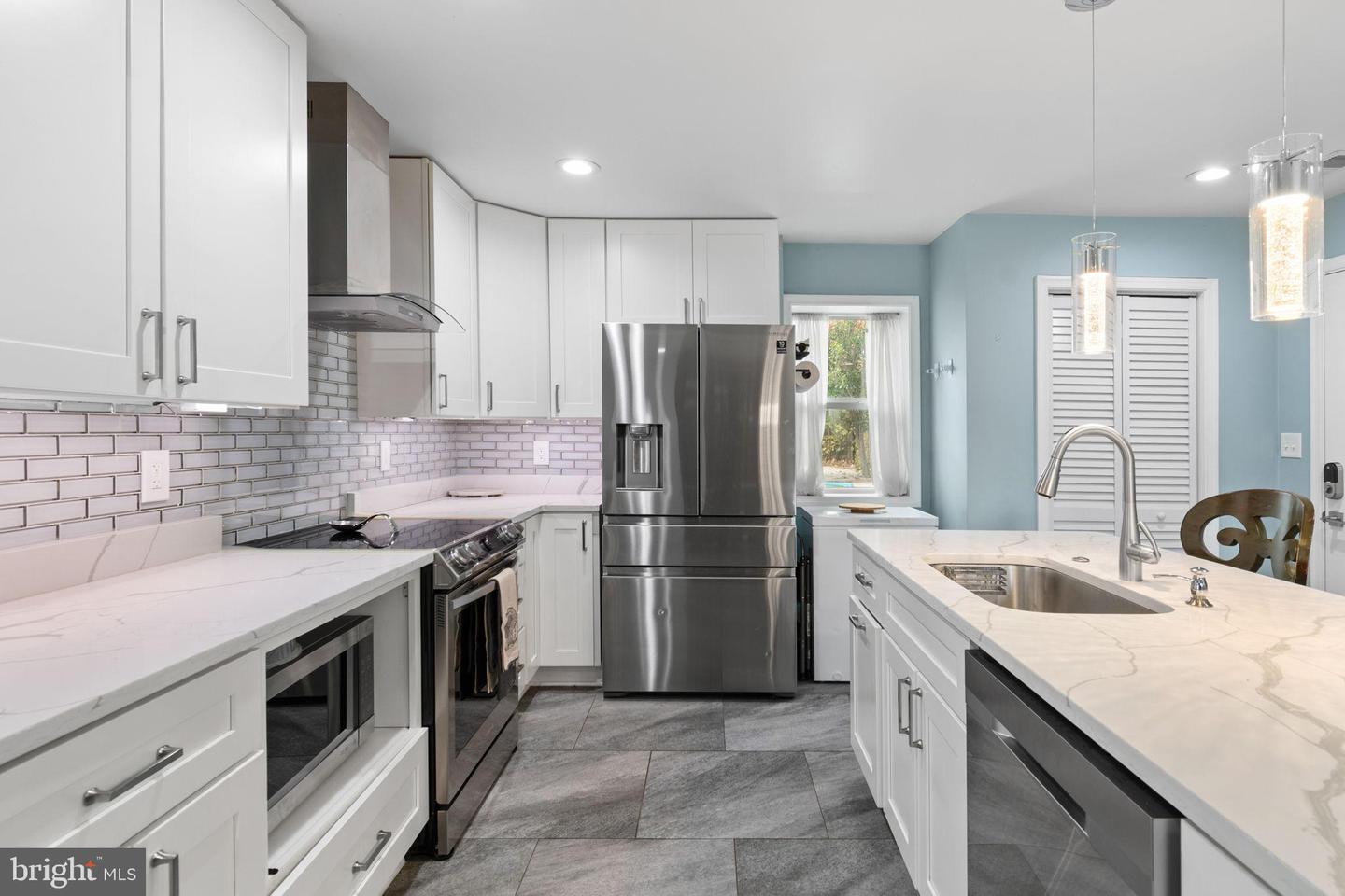 608 NE Blue Ridge Avenue NE, Leesburg