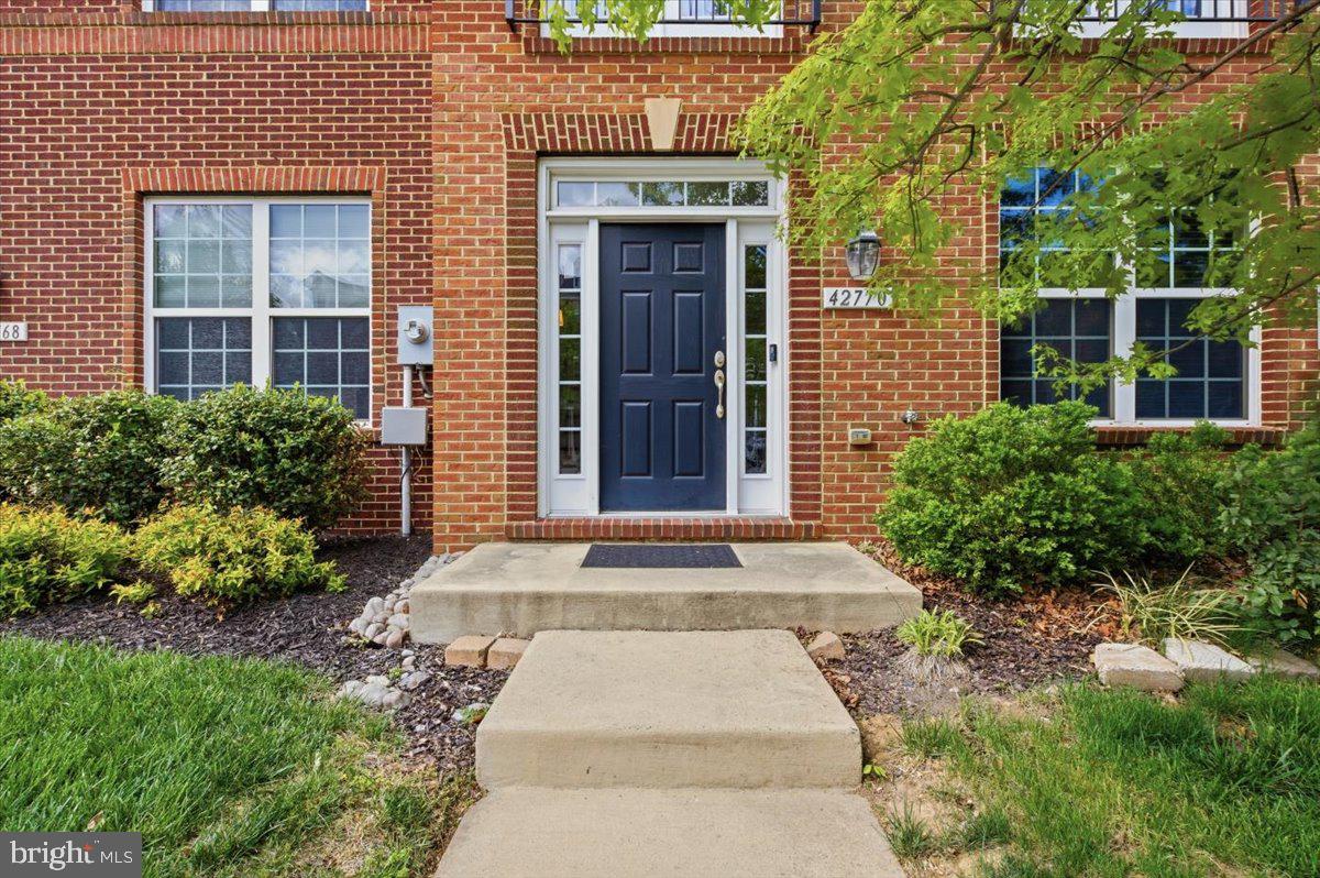 42770 Hay Road, Ashburn