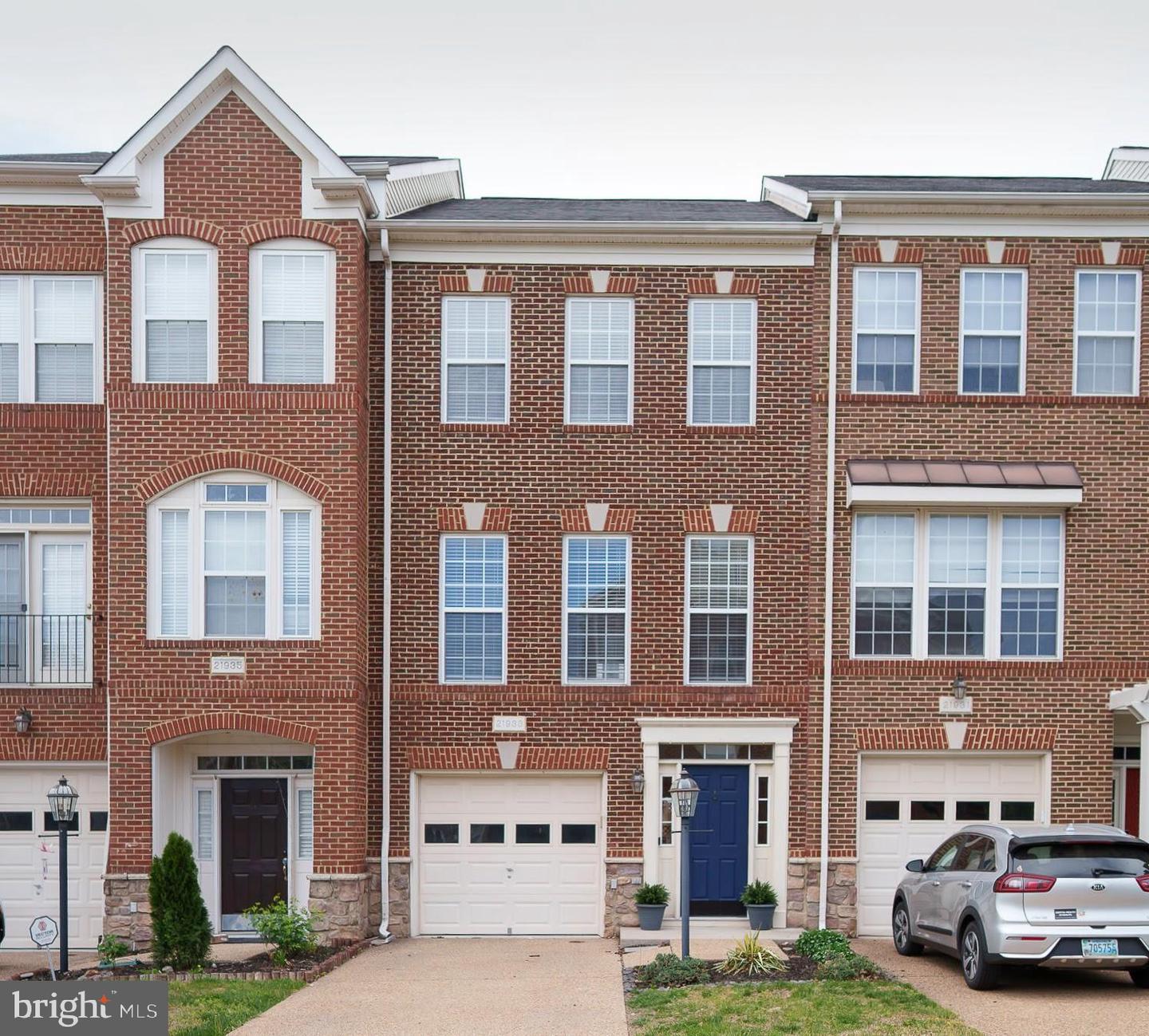 21933 Halburton Terrace, Broadlands