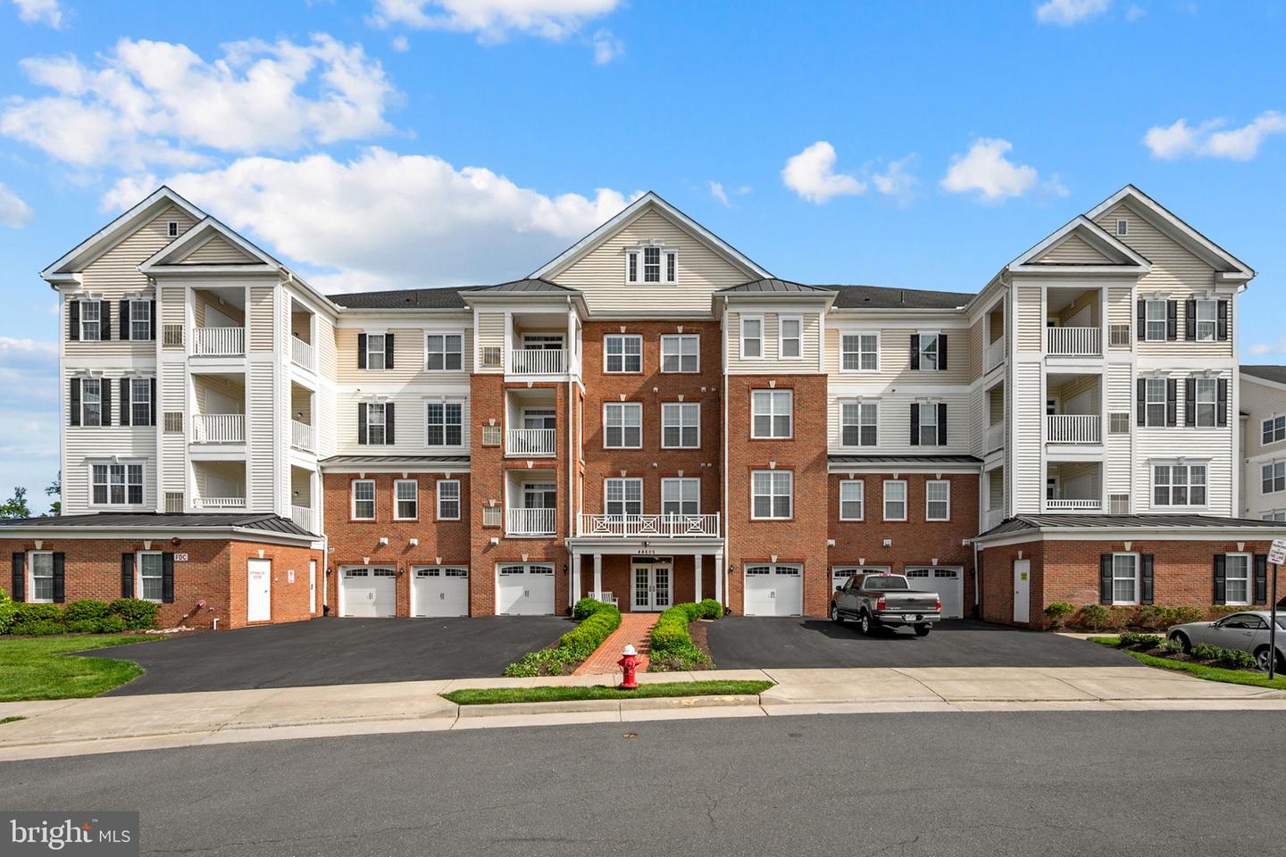44605 York Crest Terrace #300, Ashburn