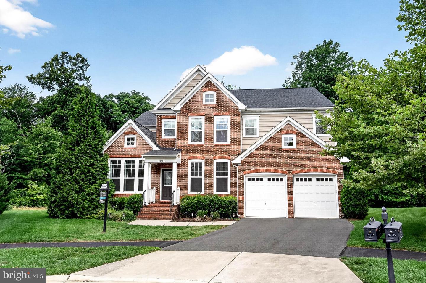 24823 Barrington Grove Court