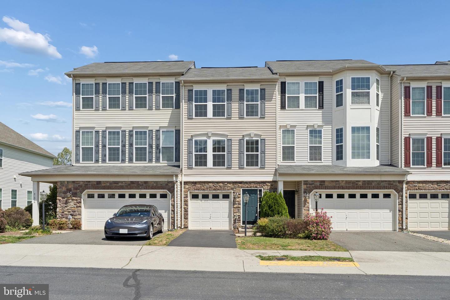 41866 Diabase Square, Aldie