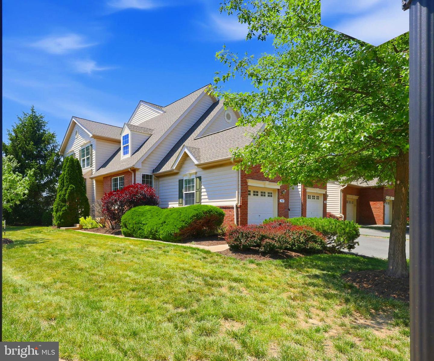 19617 Edgemont Square