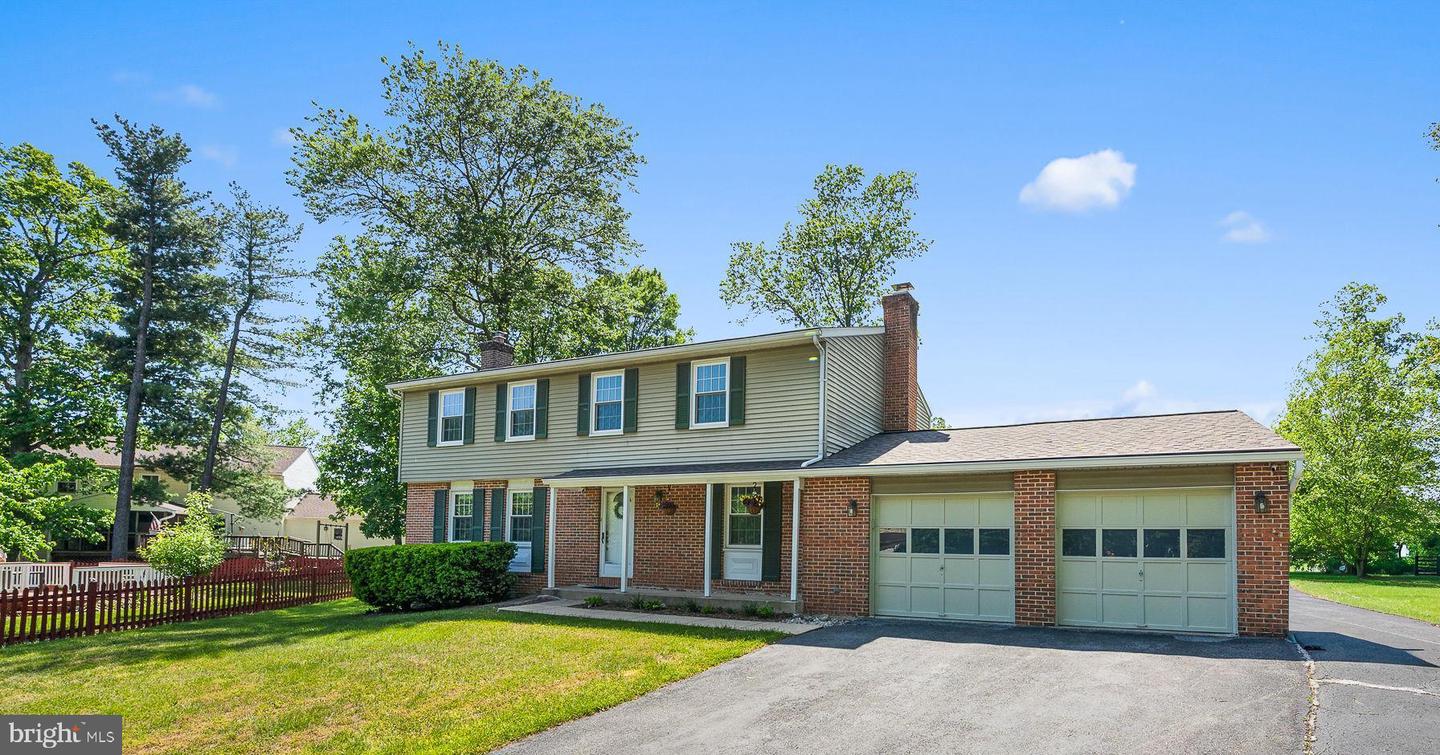 104 Deerwood Court, Sterling
