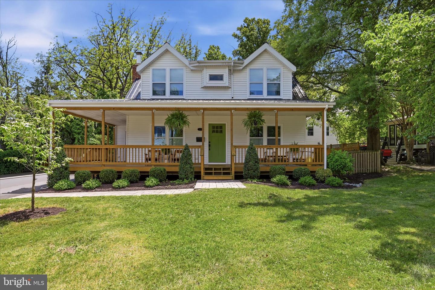 405 Edwards Ferry Road NE, Leesburg