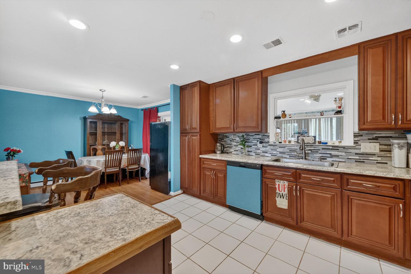 1305 N Sterling Boulevard, Sterling