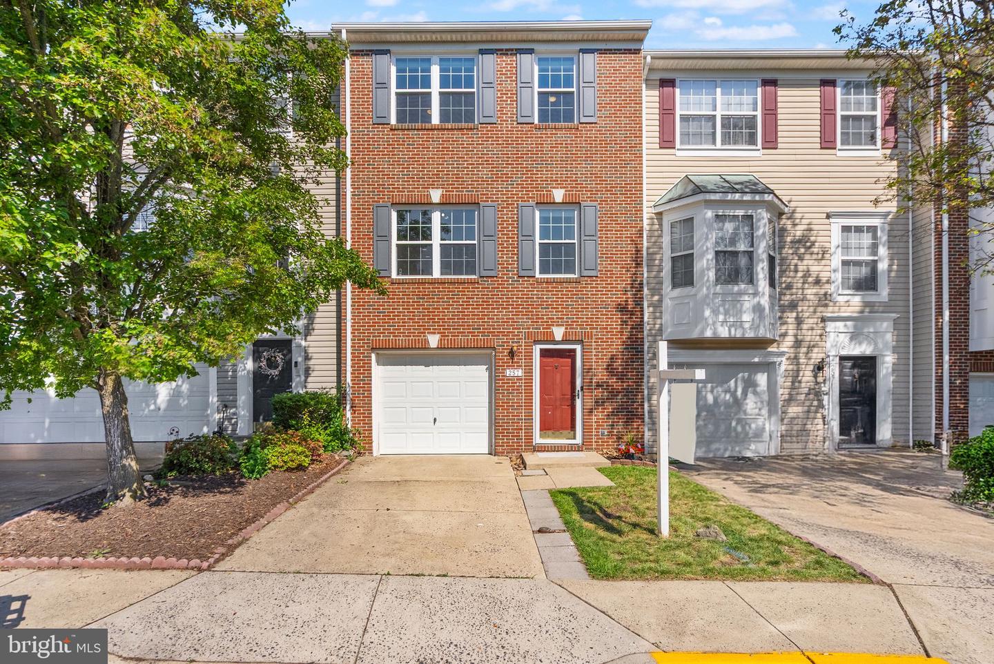 257 Golden Larch Terrace NE, Leesburg