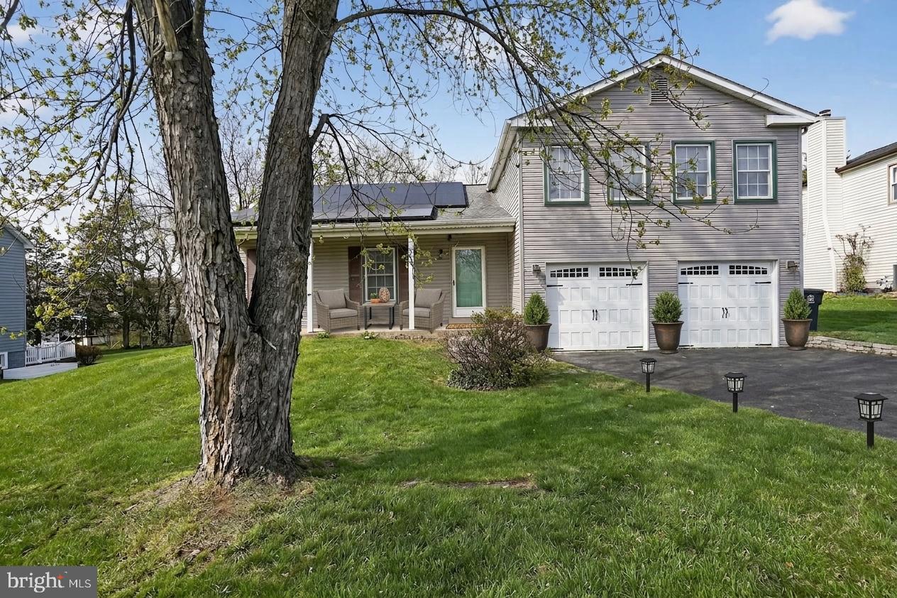 306 Lounsbury Court NE