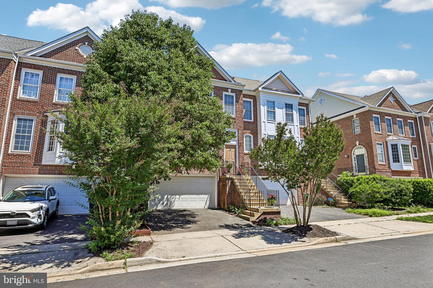 26071 Nimbleton Square