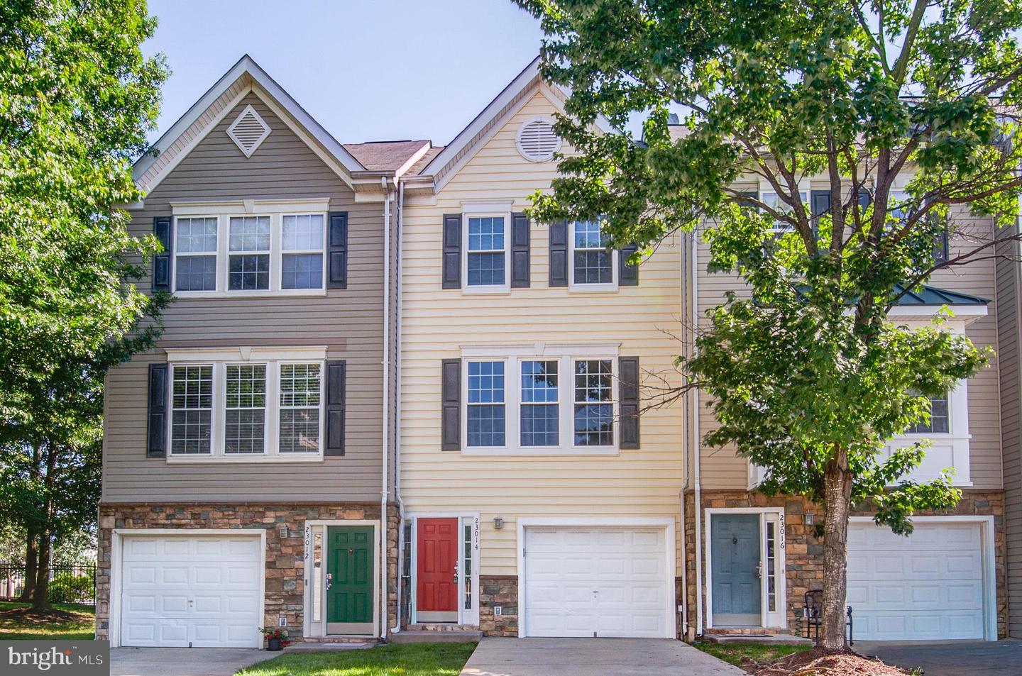 23014 Fontwell Square
