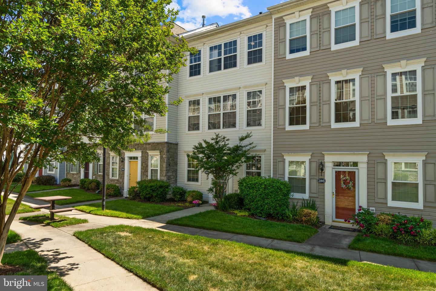 21843 Kelsey Square, Ashburn