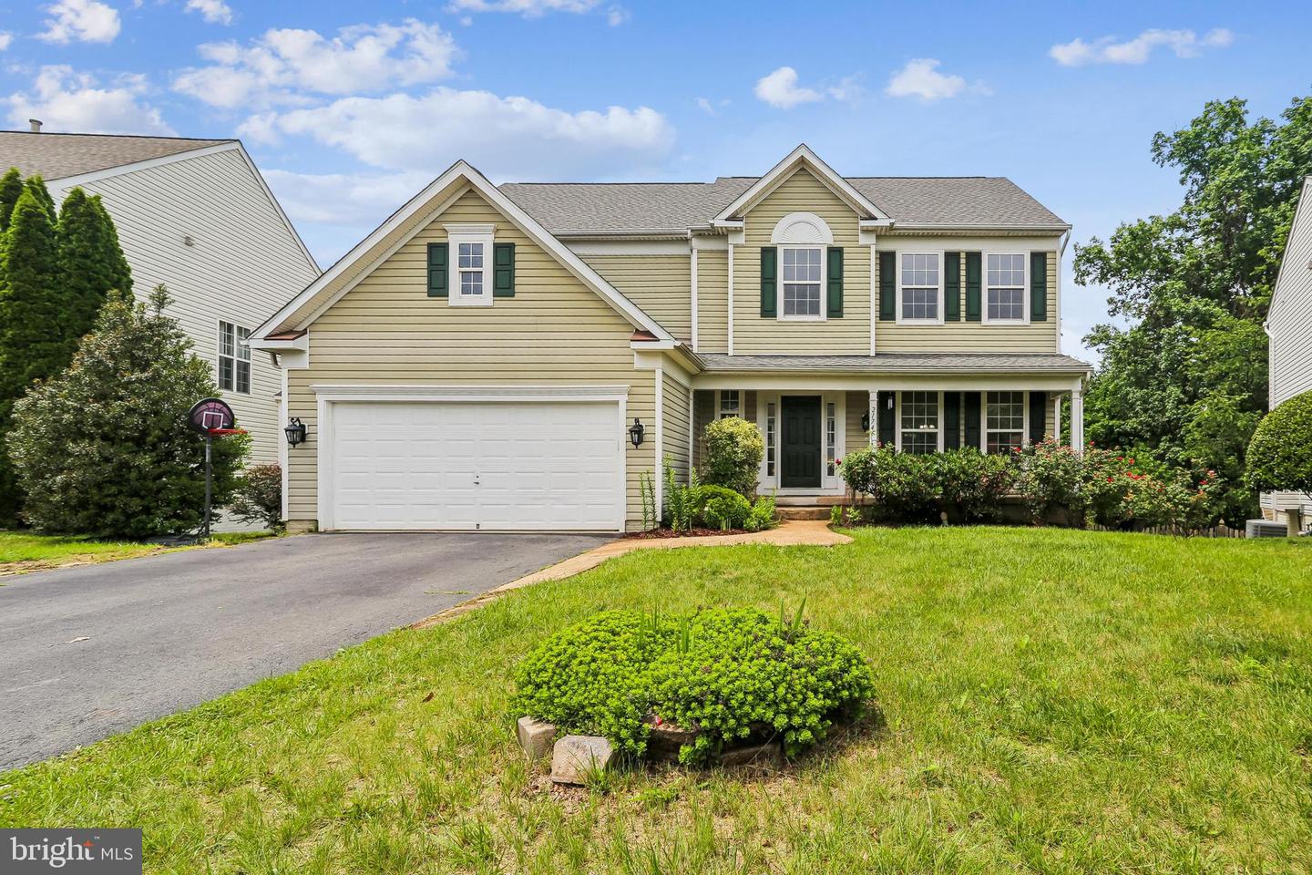 21745 Regents Park Circle, Sterling