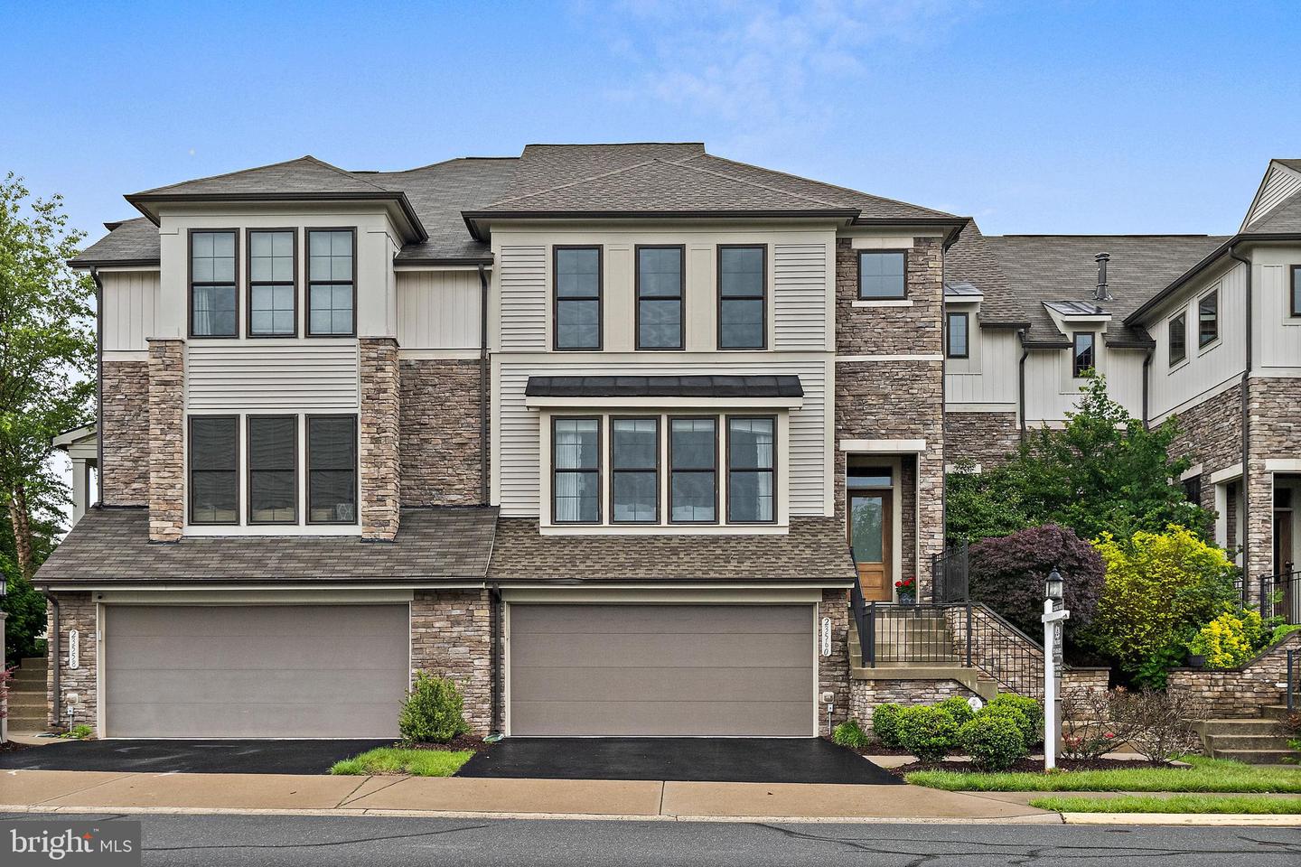 23560 Epperson Sq
