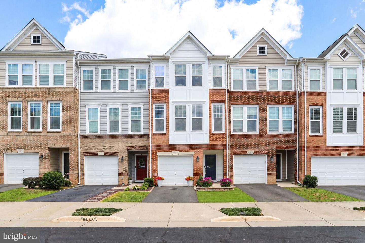 43274 Novi Terrace