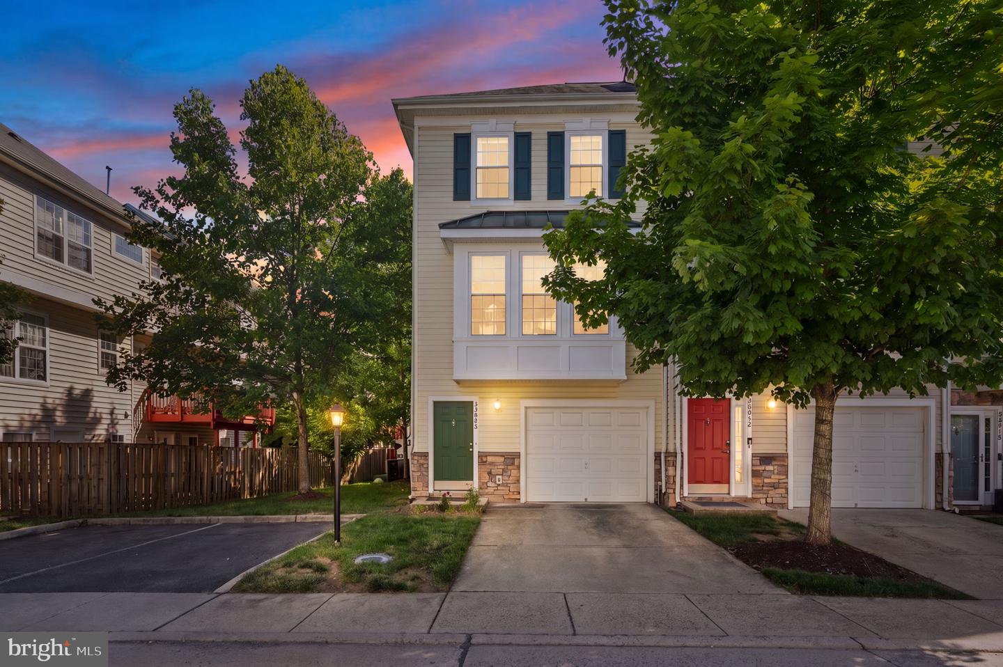 22946 Fontwell Square, Sterling