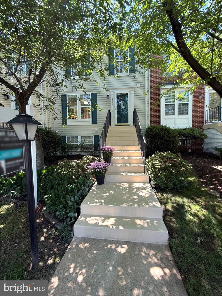 45275 Gable Square, Sterling