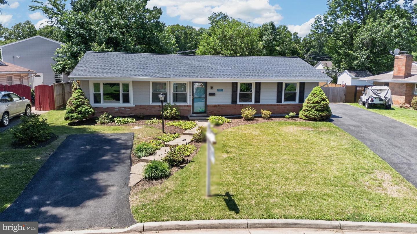 1023 S Hoga Road S, Sterling