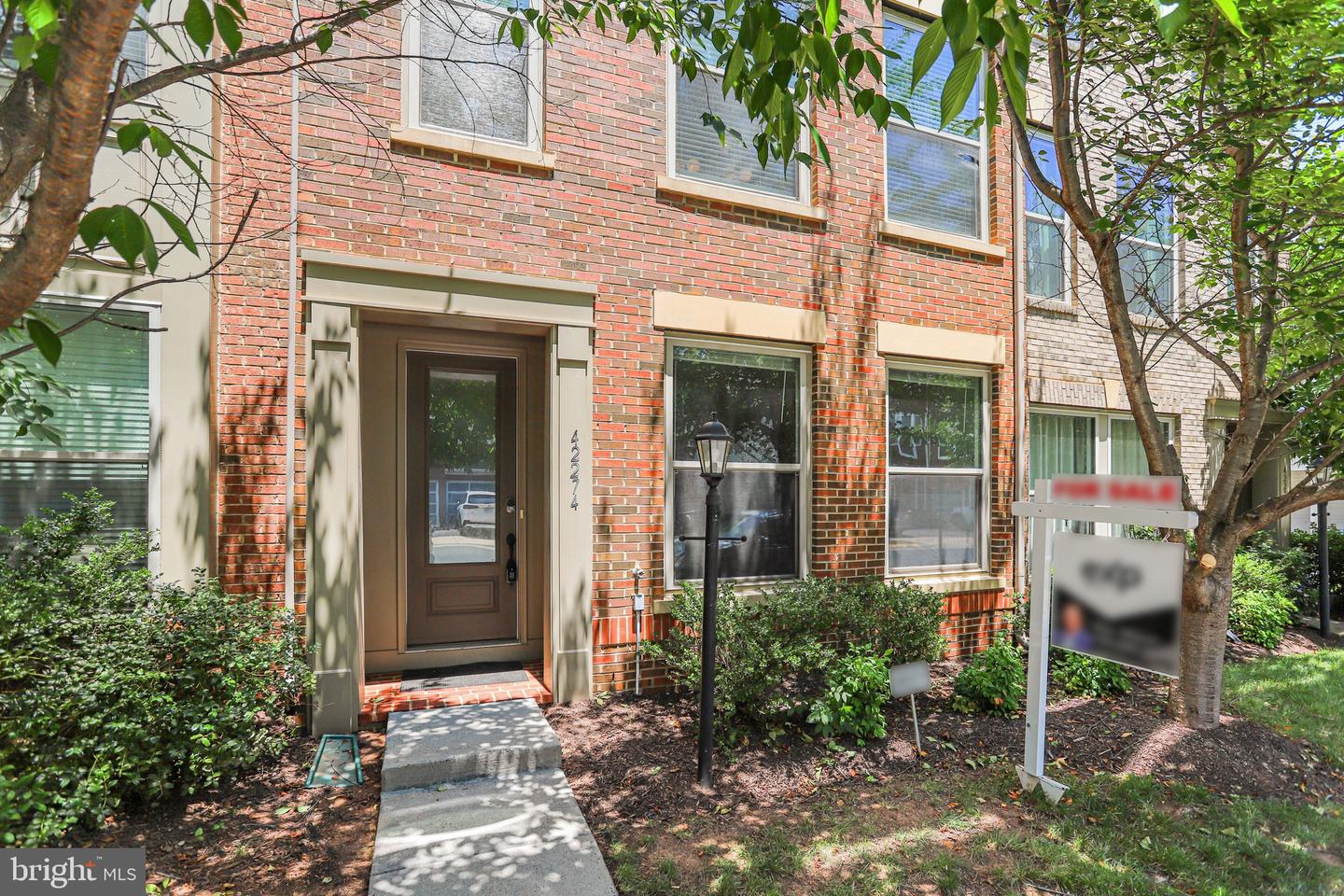 42274 Hampton Woods Ter