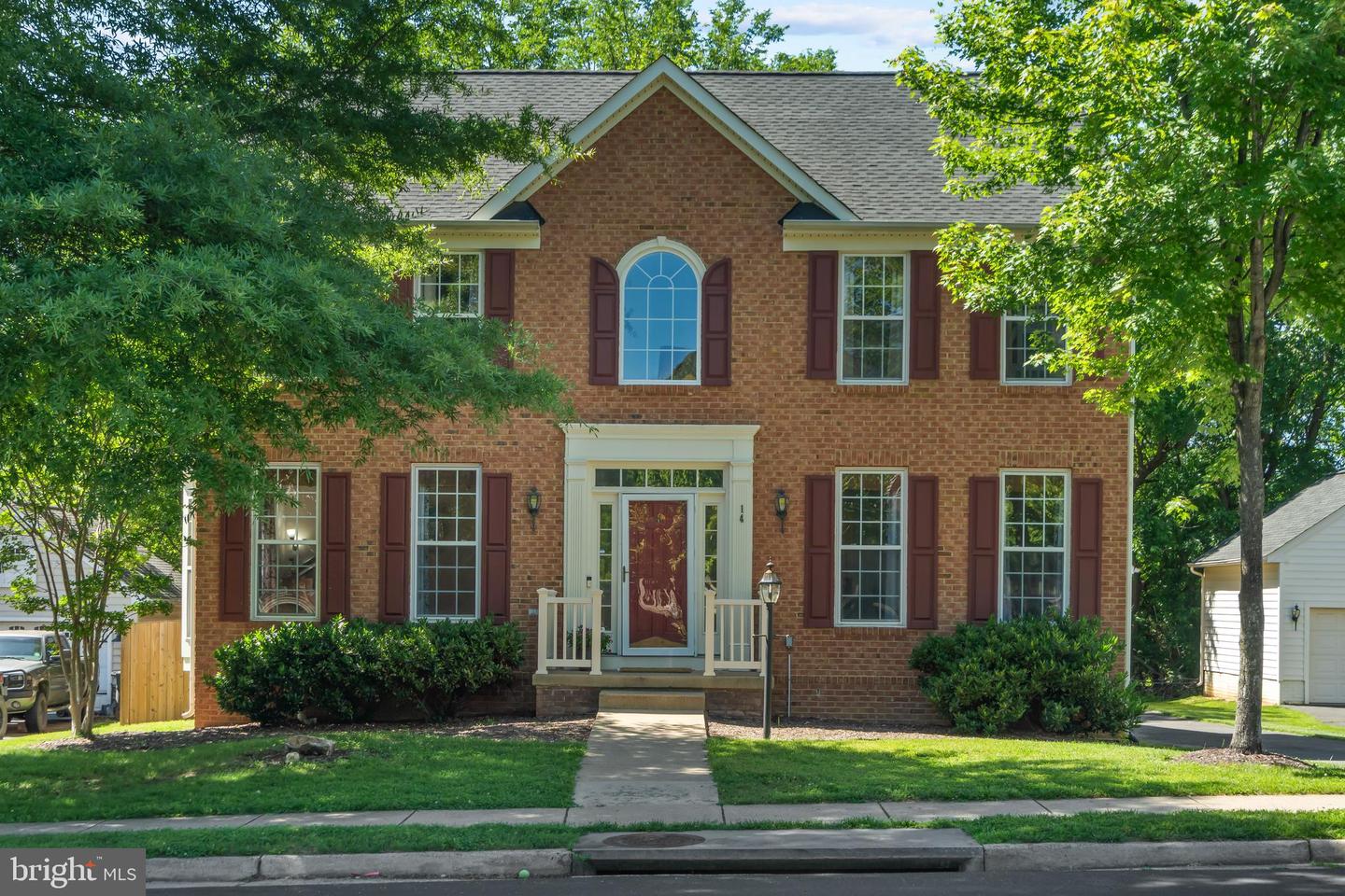 14 Cooper Run Street, Lovettsville