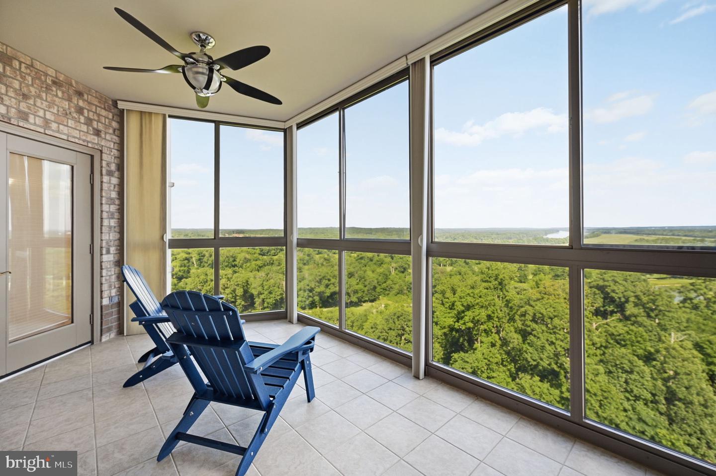 19355 Cypress Ridge Terrace #1017, Leesburg
