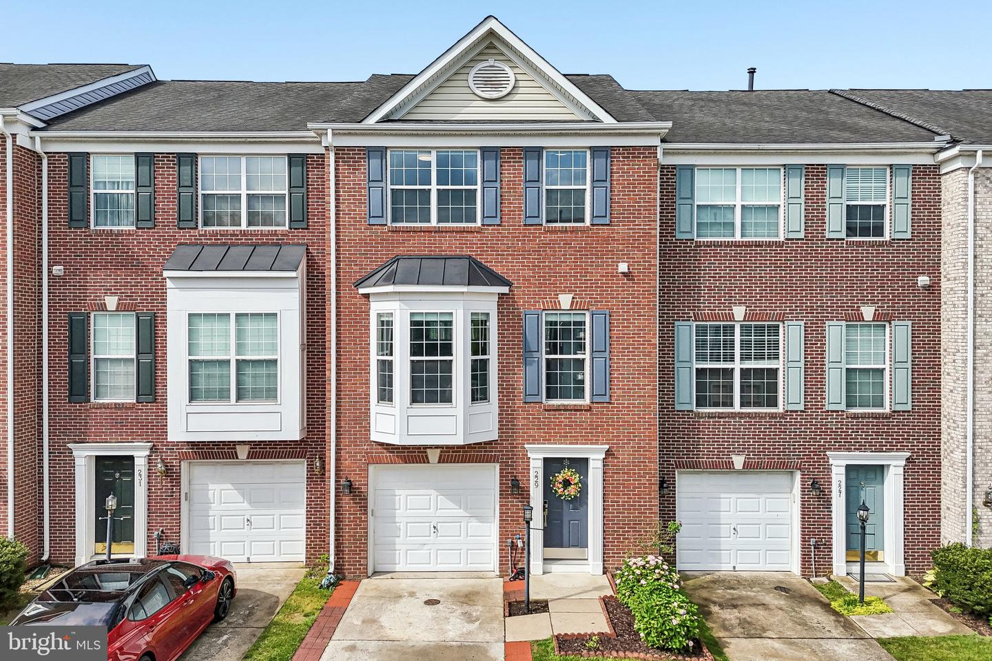 229 Hawks View Square SE