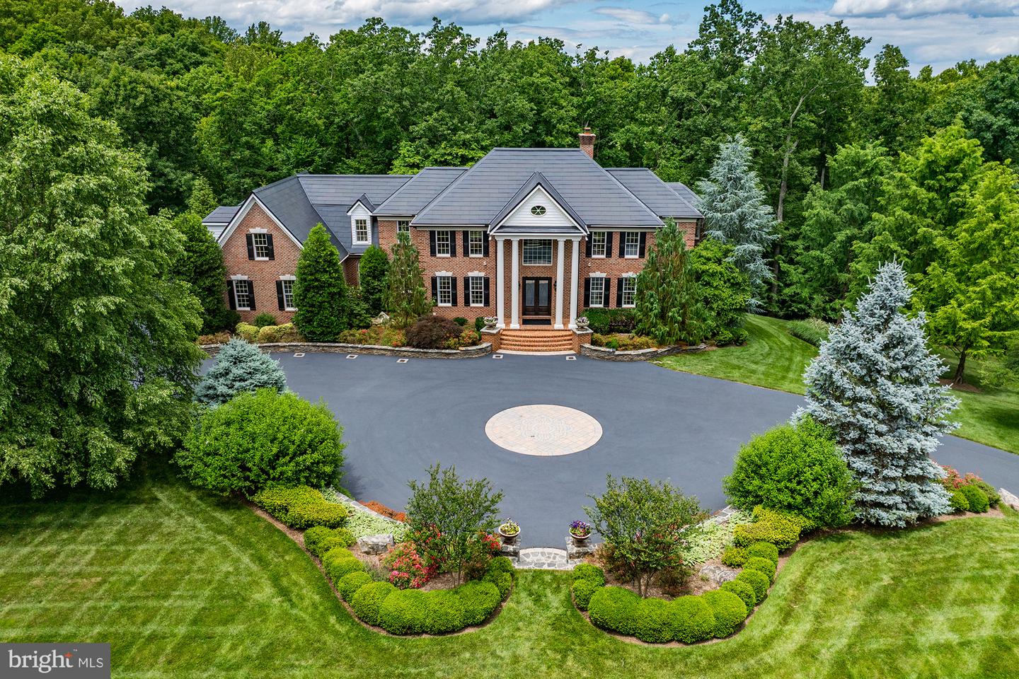 21750 Laurel Wood