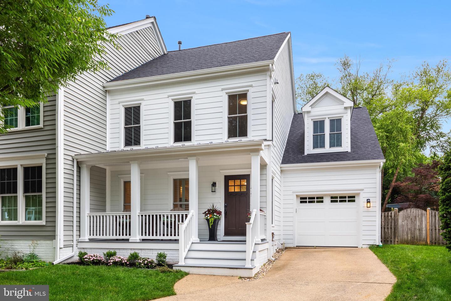 215 Andover Court NE
