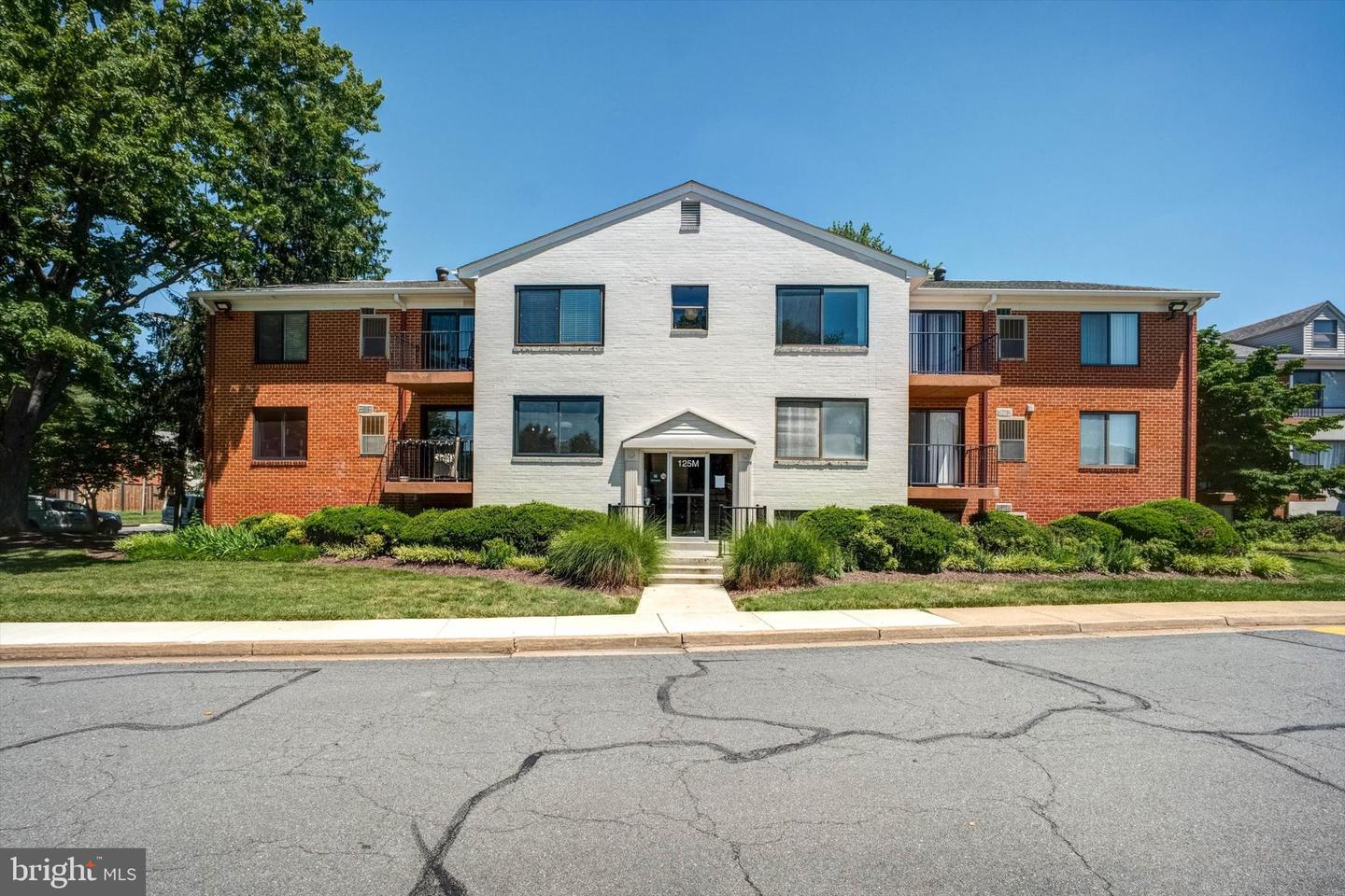 125 Clubhouse Drive SW #5