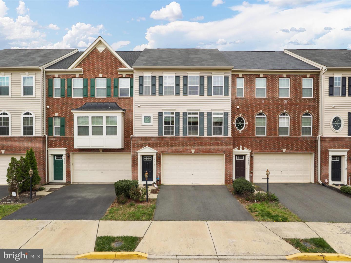 22935 Chinkapin Oak Terrace, Sterling