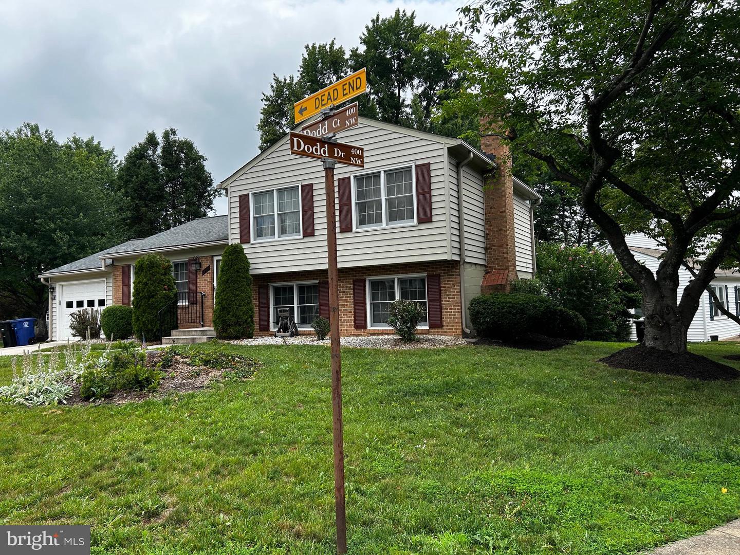 402 Dodd Court NW