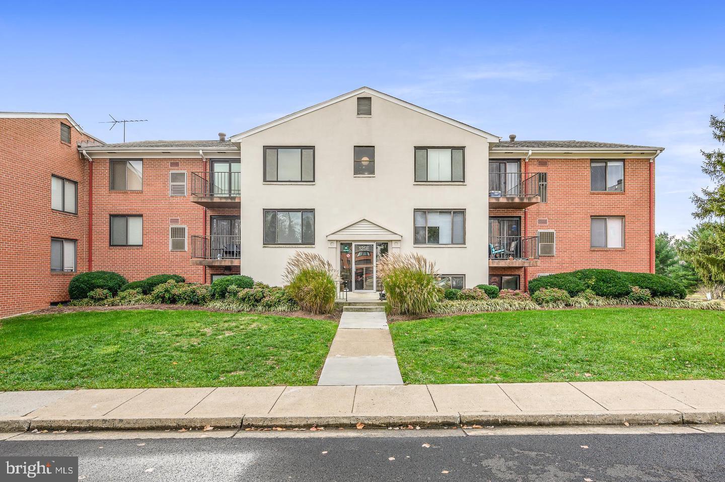 125 Clubhouse Drive SW #6